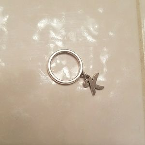 Smooth ring with "K"charm